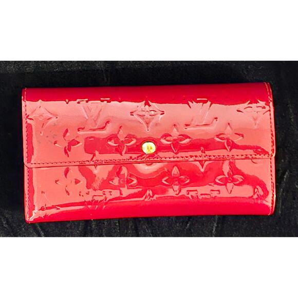 Louis Vuitton Vernis Red Portefeuille Sarah Wallet - Picture 1 of 13